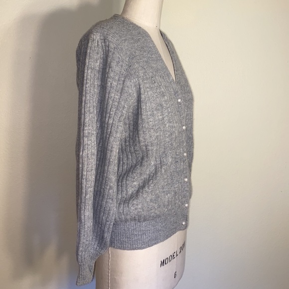 VERONICA JONES | 1960’S SWEATER - Picture 5 of 10